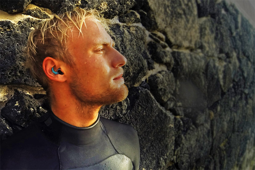 Ouvido de Surfista: os tampões de silicone são a melhor protecção contra a exostose | Foto: Surf Ears