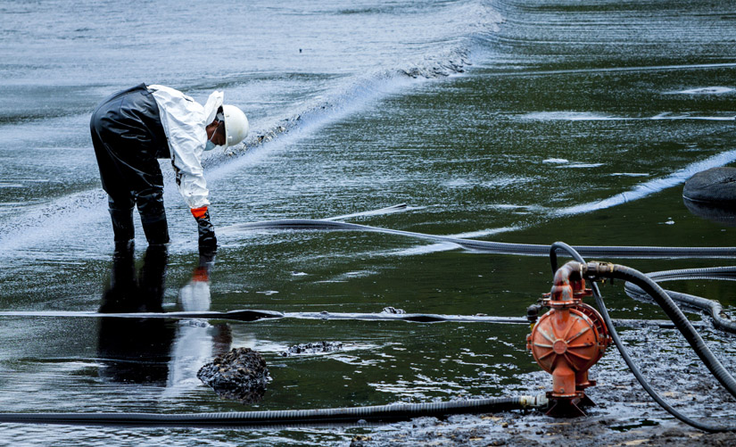Petróleo: mais prejudicial aos oceanos do que o lixo e entulho | Foto: Shutterstock