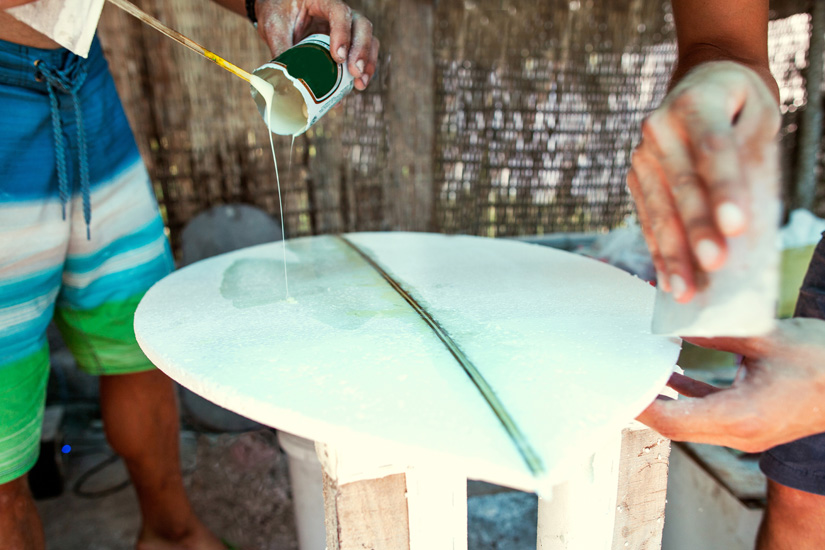 Prancha de Surf: saiba com corrigir pequenas fissuras | Foto: Shutterstock