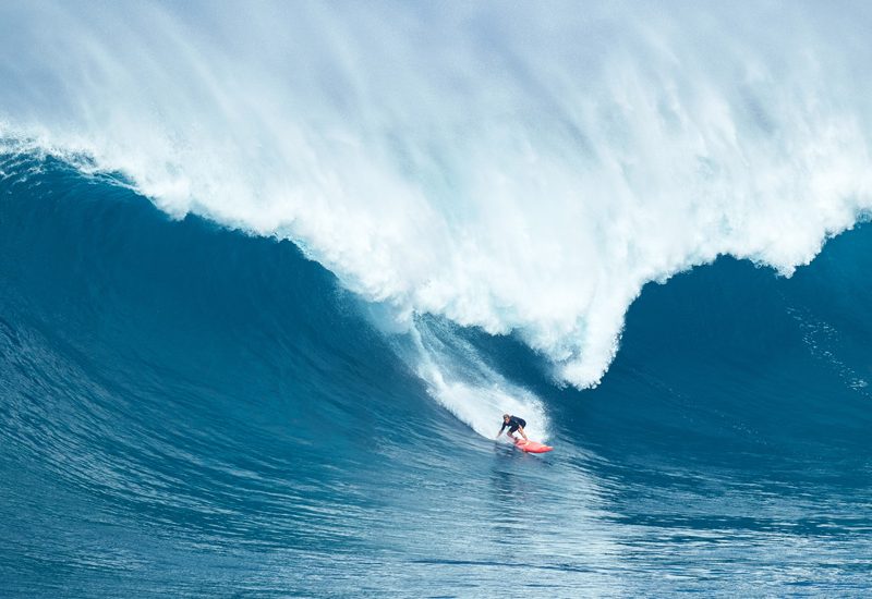 Surfista de ondas gigantes: saiba o que fazer e não fazer num cenário como este | Foto: Shutterstock